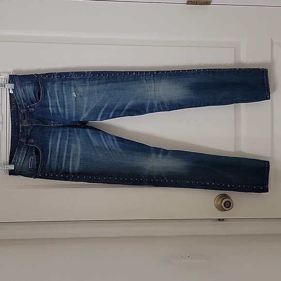Blank NYC, Size 27, Skinny, Studded 5 Pocket Jeans, Gently Used Condition - Picture 9 of 13